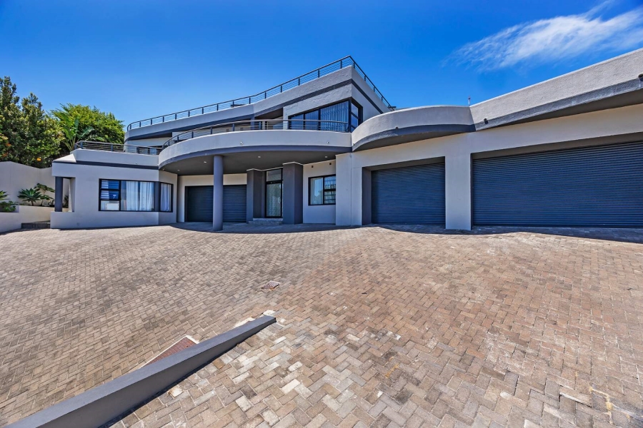 8 Bedroom Property for Sale in Plattekloof Western Cape
